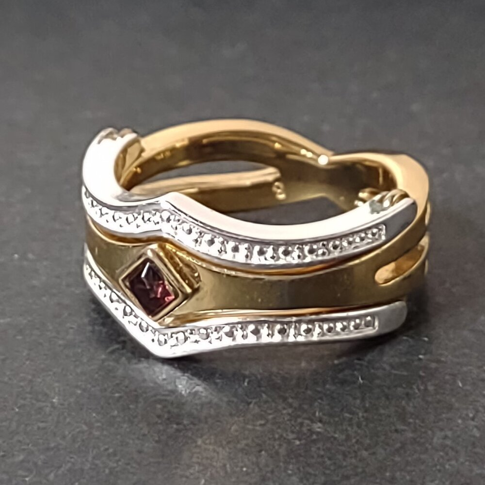 Very Pretty Size 8 Two Tone Transformable Ring